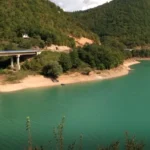 trupi-i-mergimtarit-33-vjecar-ende-s’eshte-gjetur,-policia-apel-qytetareve-qe-te-mos-kercejne-nga-ura-e-ujmanit