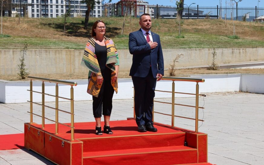 Politikë  Maqedonci takon ministren e mbrojtjes të Luksemburgut: Presim mbështetjen e anëtarësimit të Kosovës në KE