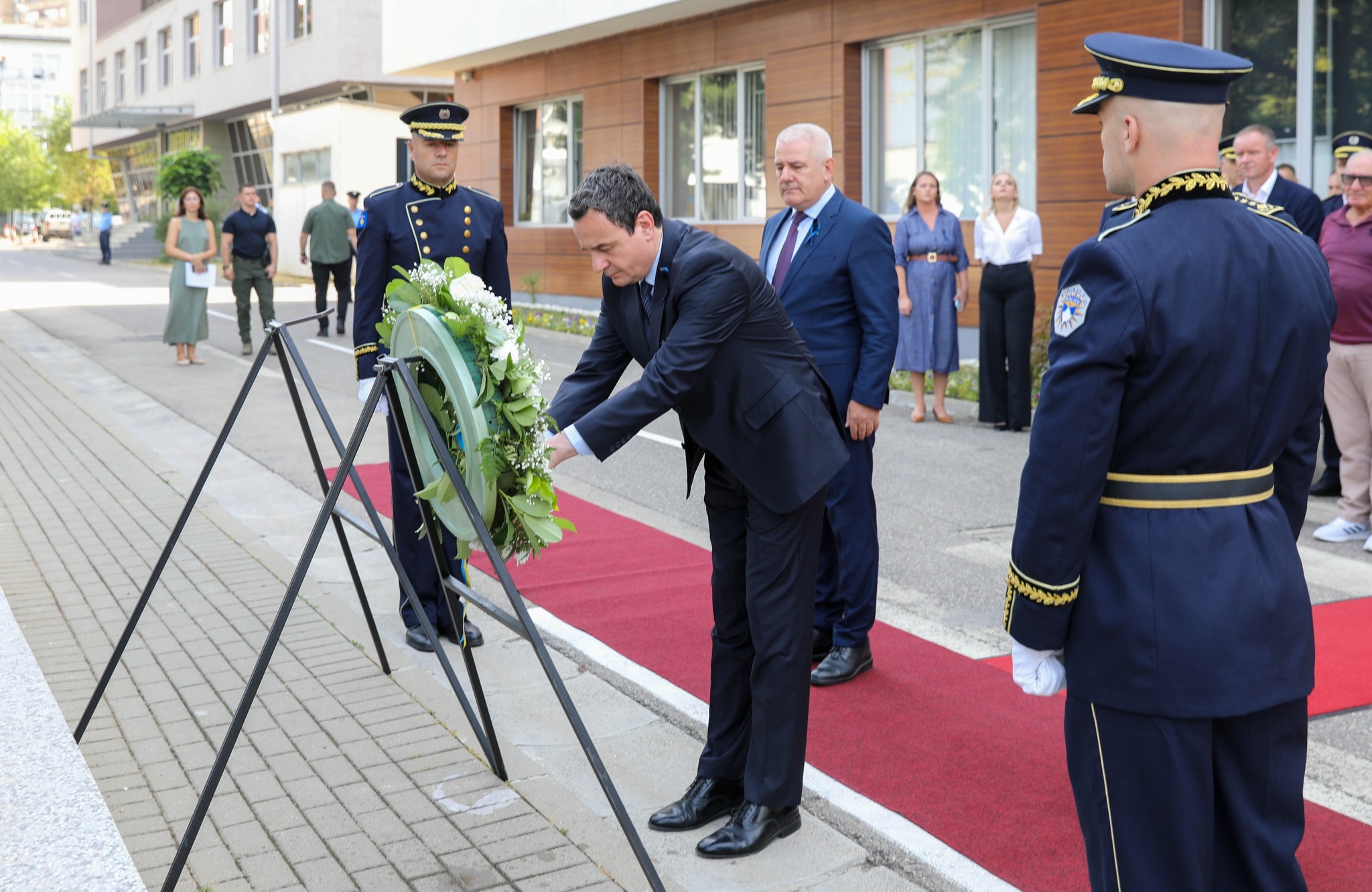 Kurti: Enver Zymberi e Afrim Bunjaku dhanë jetën duke mbrojtur sovranitetin shtetëror