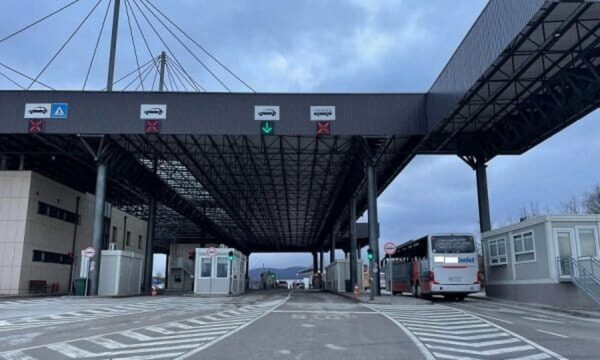 Rihapet rruga drejt Pikës Kufitare Merdarë – Qarkullimi rifillon në të dy drejtimet