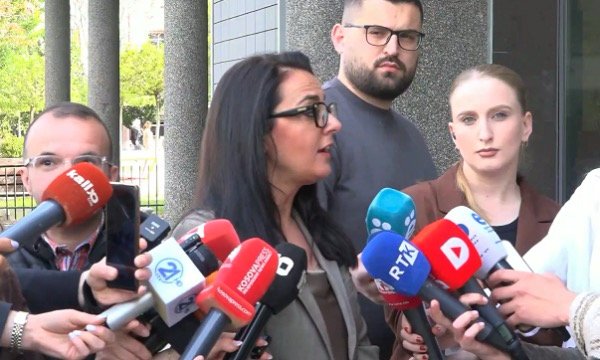 Lushaku-Sadriu: Qeveria Kurti po bëhet simbol i korrupsionit, ka bërë dëm epokal shtetit të Kosovës
