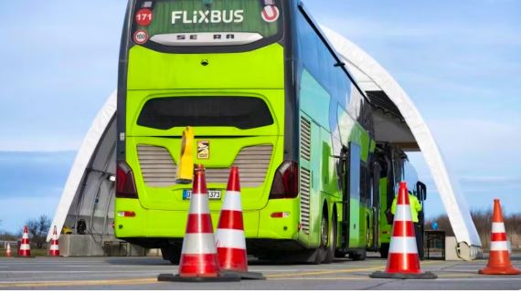 Rrokulliset një autobus në Gjermani, 20 pasagjerë në gjendje kritike