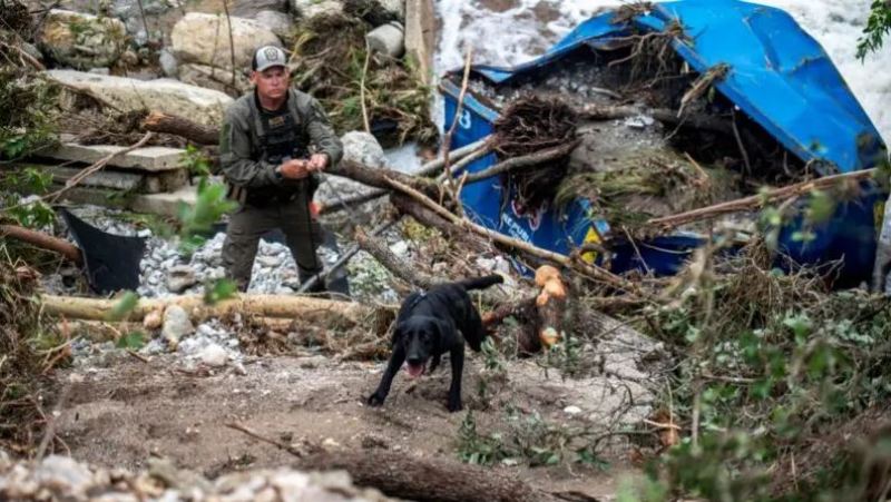 21 fëmijë në mesin e viktimave nga përmbytjet në Kerr të Teksasit
