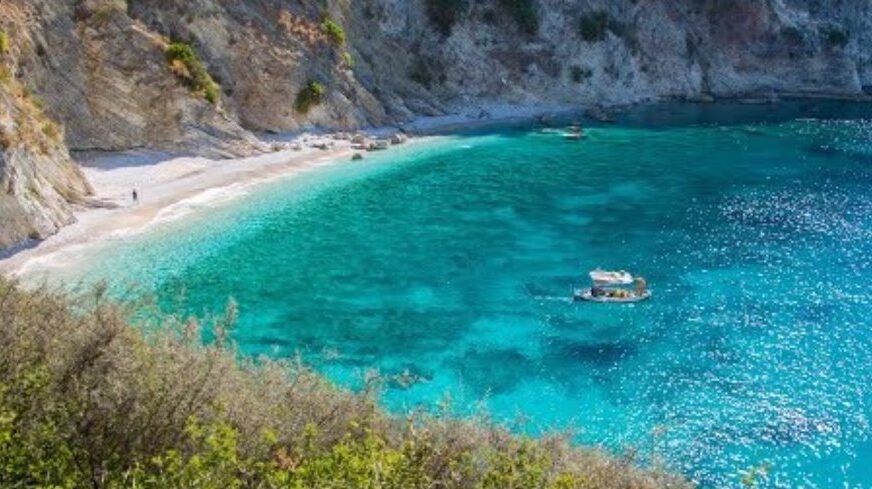 Ngjarje e rëndë në Himarë, vdes një 23-vjeçare holandeze, plagoset një franceze