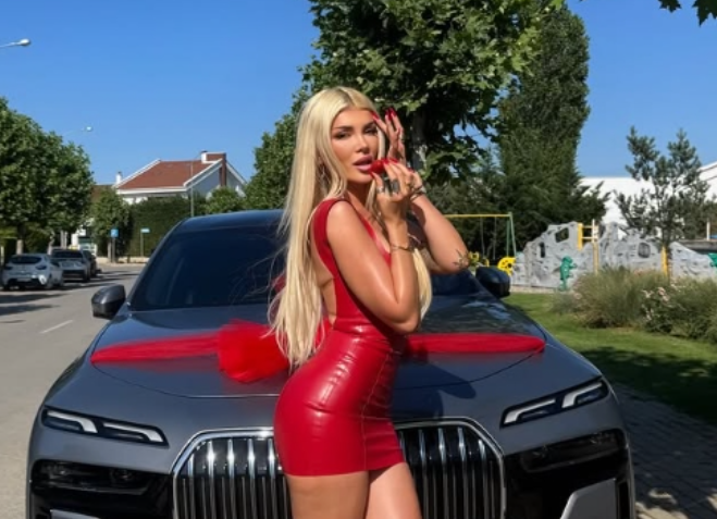 Era Istrefi i bën vetes dhuratë luksoze për ditëlindje – një BMW X7