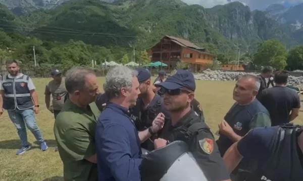 Eskalon situata në Theth, përfshihen edhe zyrtarët e PD-së