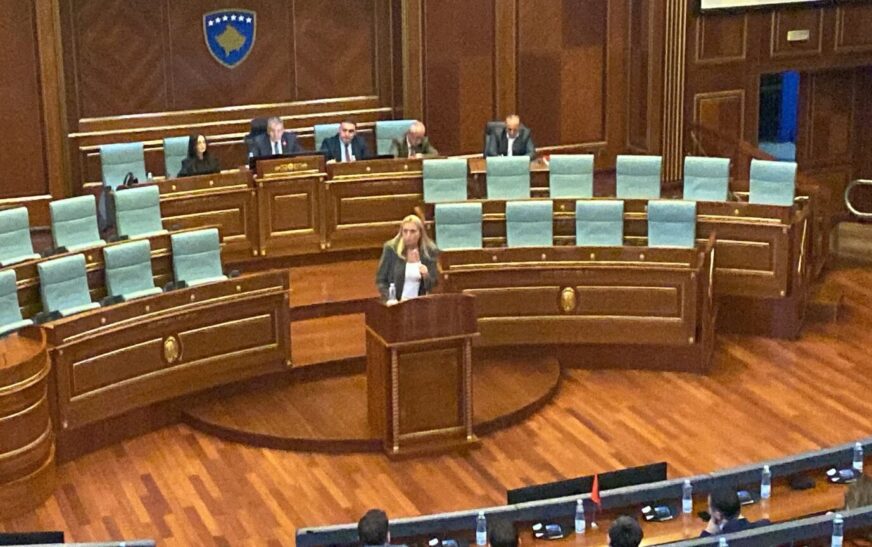 Edhe AAK-së e LDK-së i ndërpritet fjala nga Dehari, kërkojnë kthim në votim të hapur