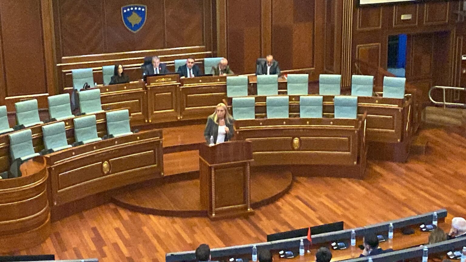 Edhe AAK-së e LDK-së i ndërpritet fjala nga Dehari, kërkojnë kthim në votim të hapur