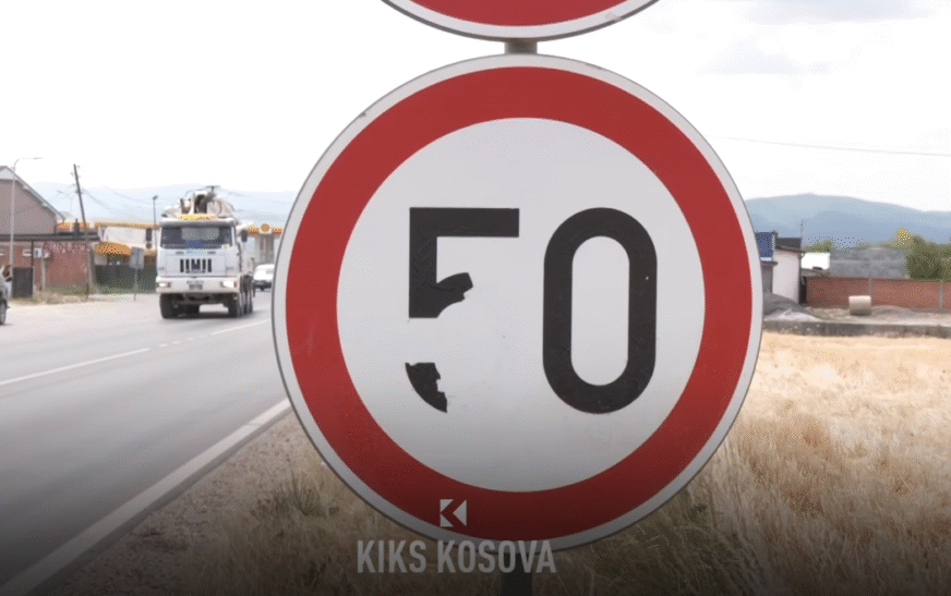 Alarmon eksperti: Sinjalizimi mungon në 95% të rrugëve lokale dhe 40% të atyre regjionale (VIDEO)