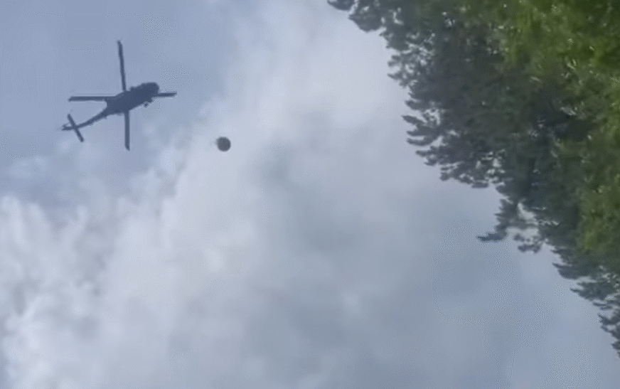 15 vatra aktive zjarri në Kosovë, KFOR-i ndërhyn me helikopter në Skenderaj