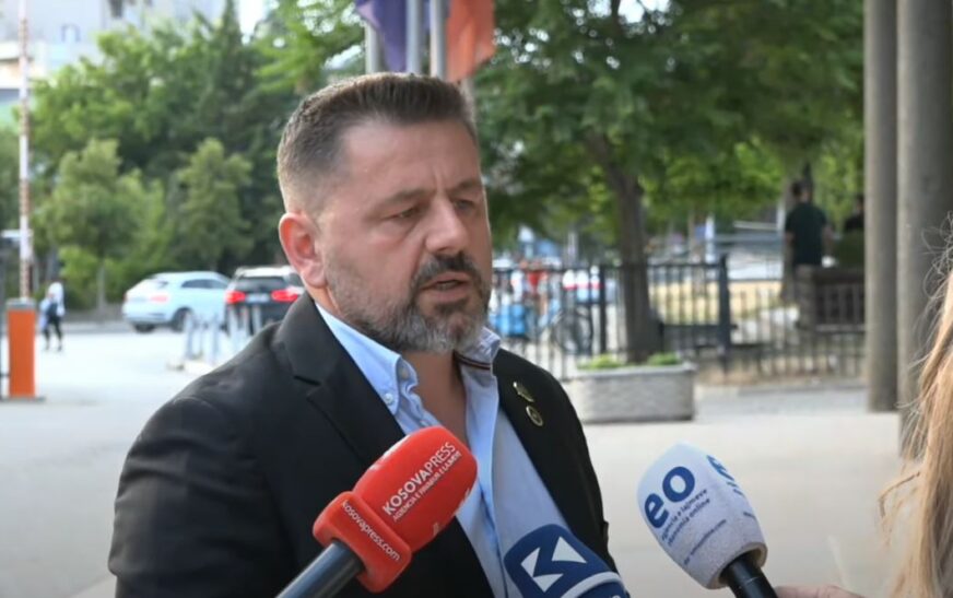“Kur të bëhet e 100-ta të kallxoj”, Bekë Berisha tregon se a ka ndryshime në Kuvend