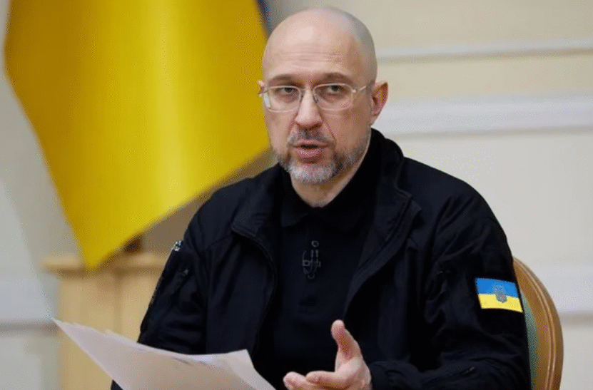 Dorëhiqet kryeministri i Ukrainës