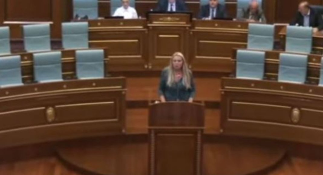 Kadrijaj: I dëshirojmë kthim të susksesshëm në vendlindje deputetit Albin Kurt