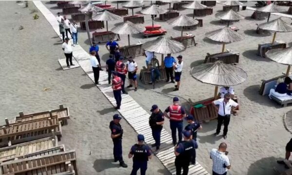 Policia në aksion për lirimin e plazhit të Velipojës