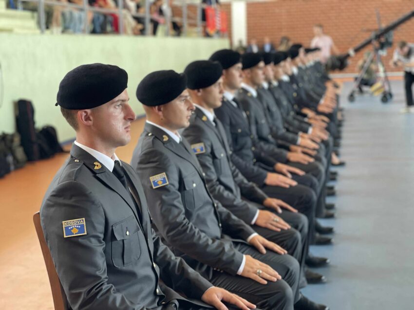 Diplomohen 18 kadetë të Forcës së Sigurisë së Kosovës