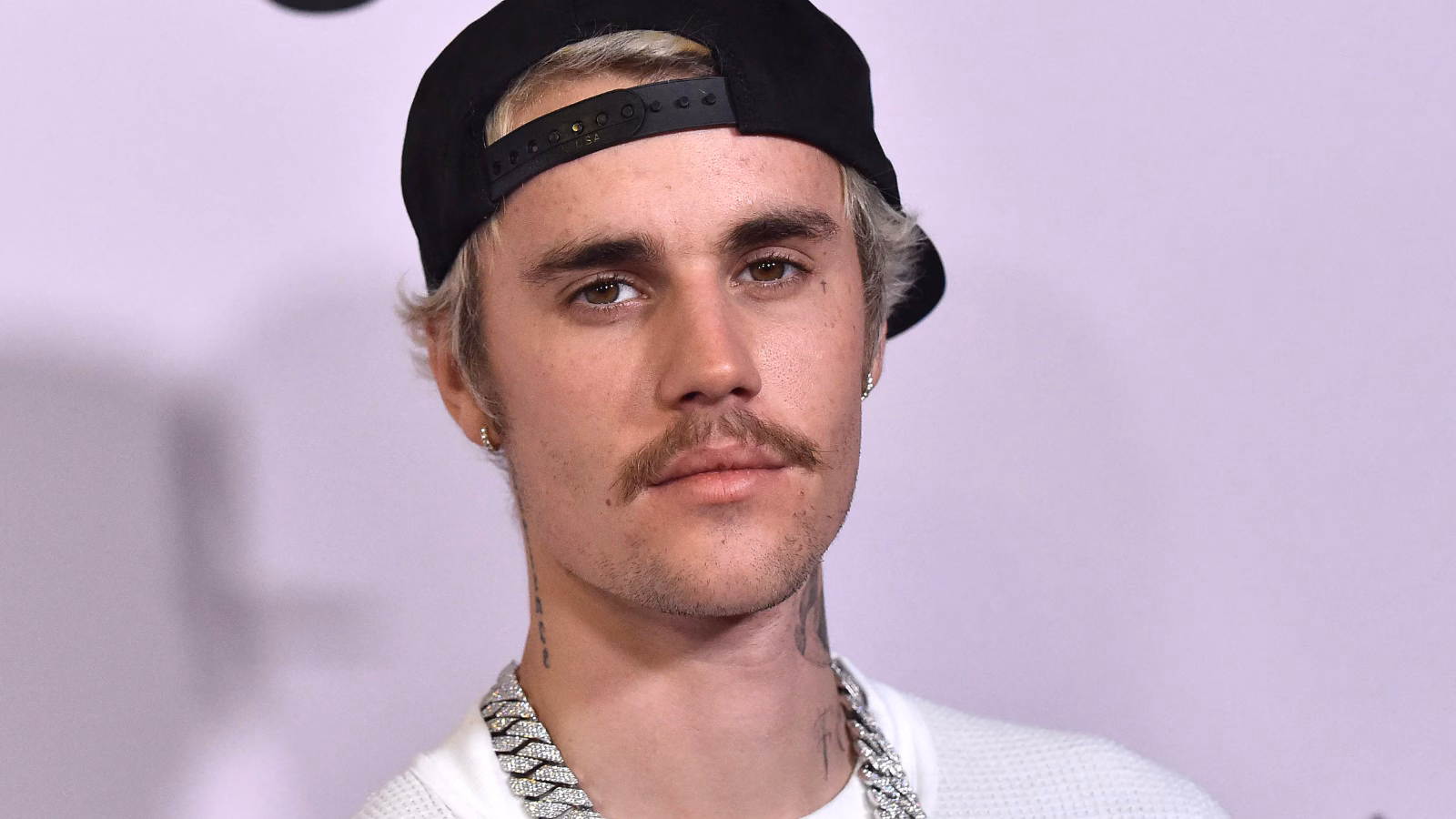 Justin Bieber në rehabilitim, këngëtari merr mbështetje nga fansat e tij