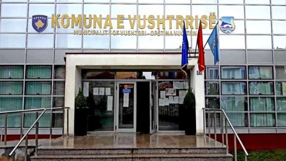 Komuna e Vushtrrisë hapet edhe të shtunave për mërgimtarët