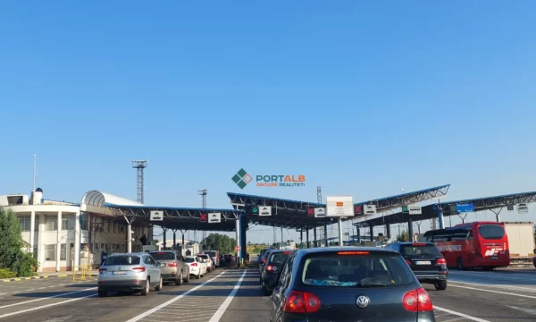 Deri në kaq orë pritjet për të hyrë në Kosovë