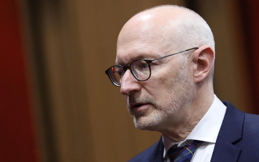 Pritje solemne në Prishtinë – Ambasadori francez mbledh elitën politike në kohë krize