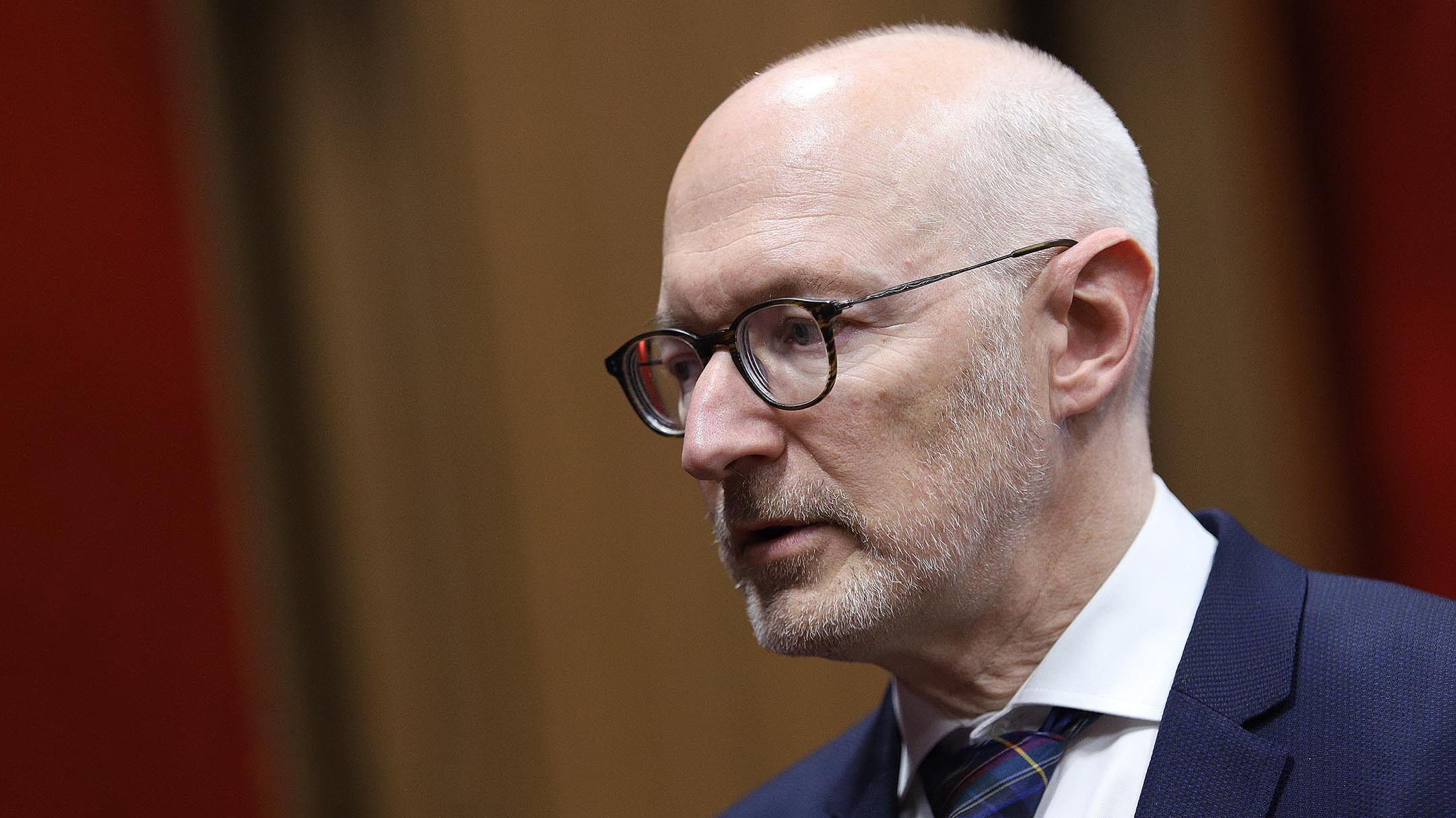 Pritje solemne në Prishtinë – Ambasadori francez mbledh elitën politike në kohë krize