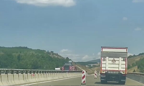 Mbyllet njëra korsi në autostradën Prishtinë–Prizren, shkak punimet