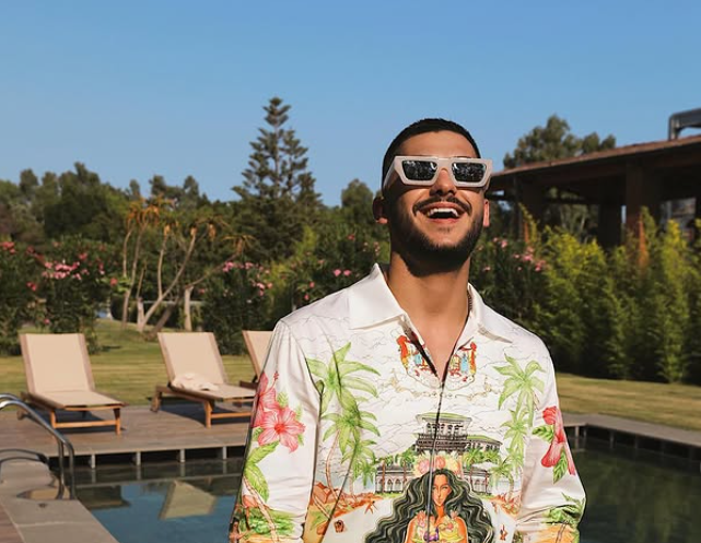 Butrint Imeri feston ditëlindjen, mbush 29-të vjet