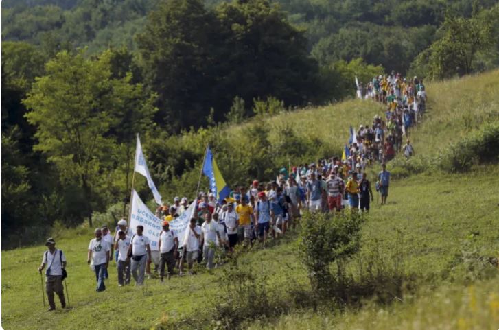 Nis “Marshi i Paqes” në nder të viktimave të gjenocidit në Srebrenicë