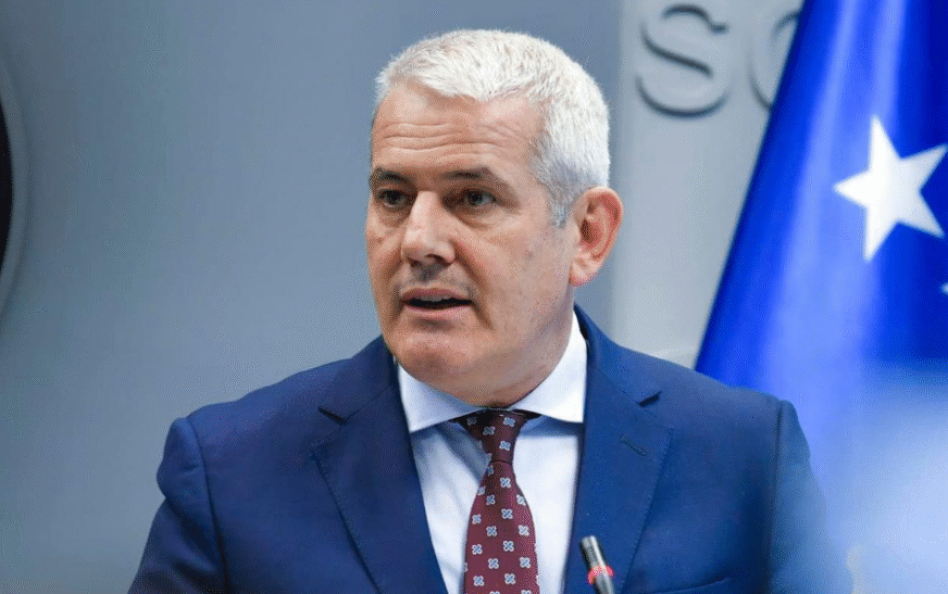 Zollat në veri, Sveçla: Beogradi i ka stimuluar e furnizuar grupet terroriste dhe bandat kriminale