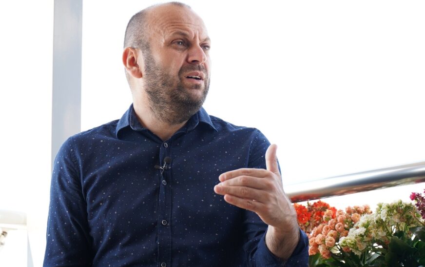Mushkolaj: Nëse gjyqtari serb cenon sigurinë kombëtare, atëherë përgjegjësinë më të madhe e ka vetë presidentja