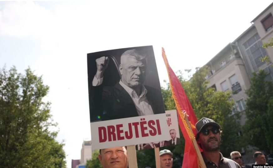 Me thirrjet për drejtësi, mijëra qytetarë protestuan kundër Gjykatës Speciale