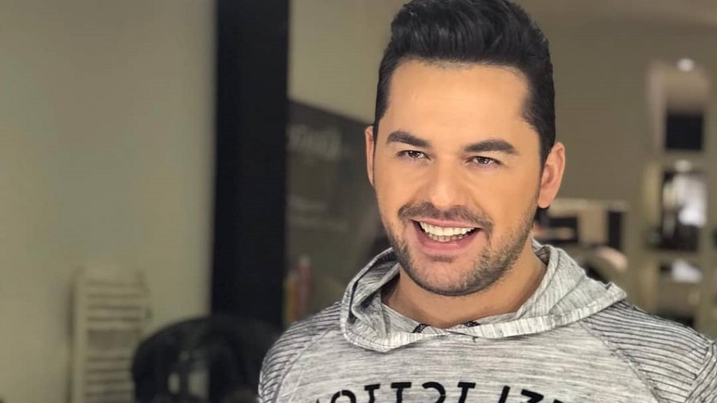 Vdes këngëtari Shpat Kasapi