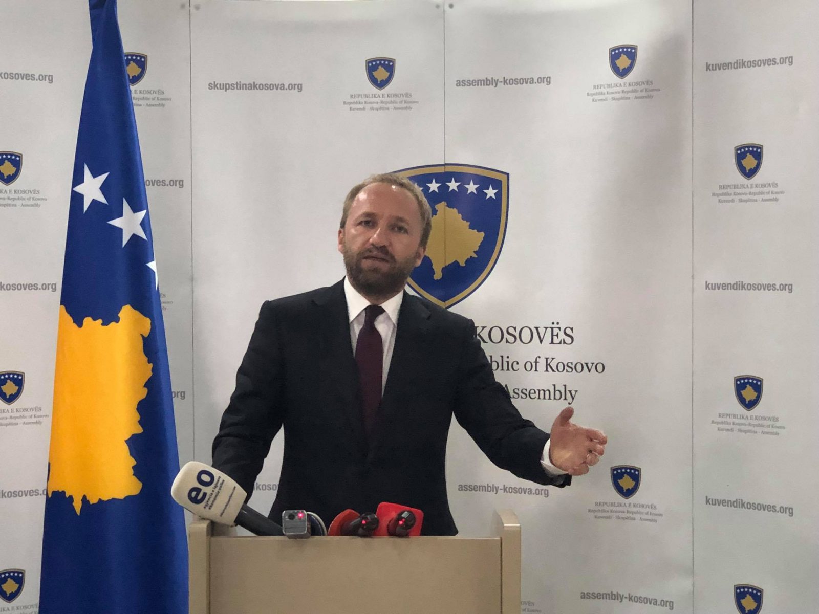 “Ne do ta votonim Konjufcën e Bogujevcin – Kurti nuk i ka as këta 57 deputetë për qeverinë”, Abelard Tahiri për herë të parë permend emra