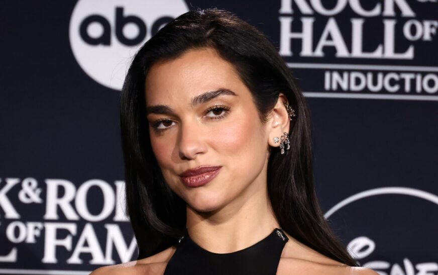 Kjo këngë e Dua Lipa-s tejkalon shifrën e një miliard klikimeve në YouTube!