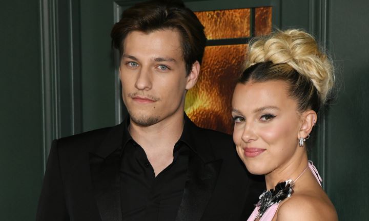 Millie Bobby Brown dhe bashkëshorti i saj adoptojnë një vajzë