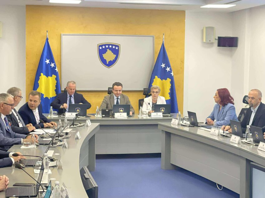 Qeveria ndan 295 mijë euro për Podujevën dhe Shtimen për projekte të ujërave të zeza