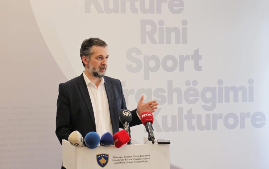 Ministri i Kulturës reagon pas aktakuzës për zyrtarët e Komunës së Prizrenit për rrënimin e “Sarajit të Vjetër”
