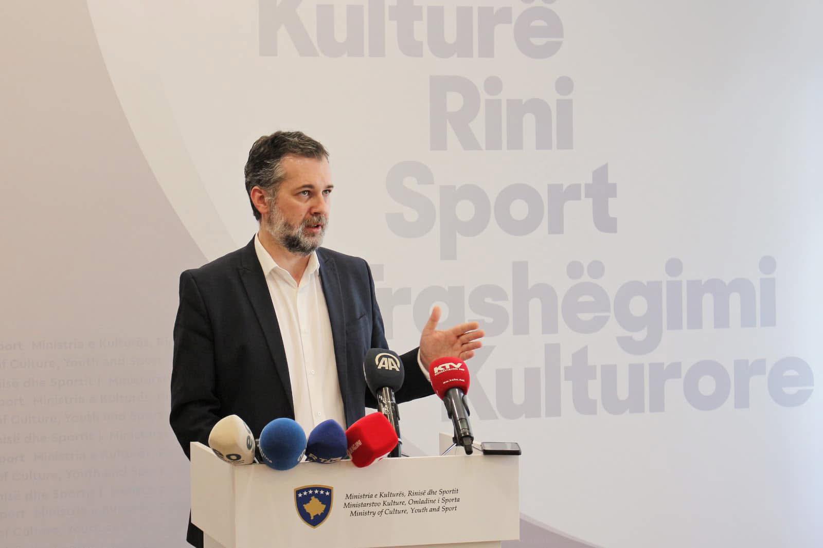 Ministri i Kulturës reagon pas aktakuzës për zyrtarët e Komunës së Prizrenit për rrënimin e “Sarajit të Vjetër”