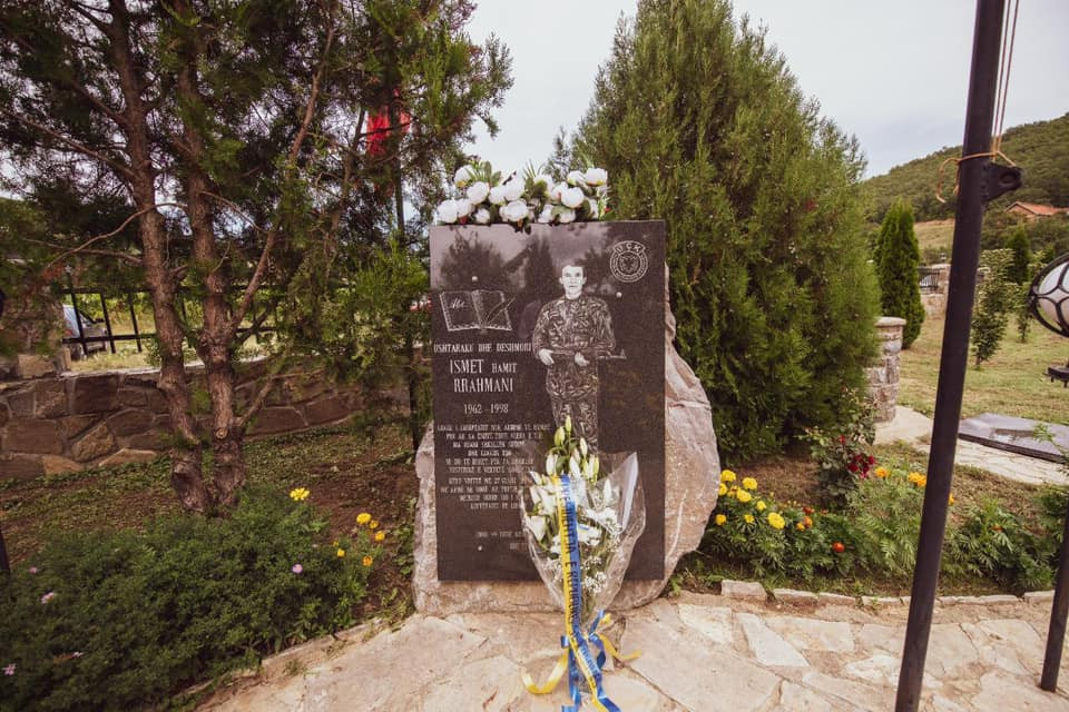 Në 27 vjetorin e rënies, Osmani kujton heroin Ismet Rrahmani: Liria dhe arsimi janë vlera të shenjta