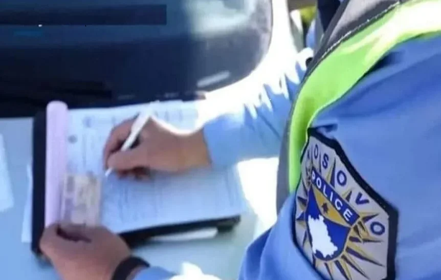 Mbi 2 mijë e 500 gjoba trafiku brenda 24 orëve, 1 aksident përfundon me fatalitet