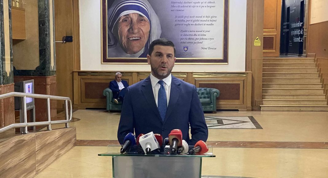 Krasniqi: PDK e voton këdo që s’ka qenë në ekzekutiv, por posti i kryeparlamentarit s’duhet degraduar