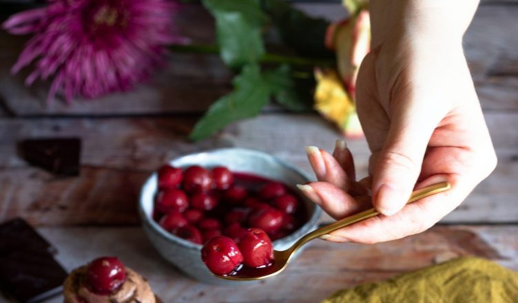 Fruti antioksidues i verës që i bën mirë zemrës dhe përmirëson gjumin