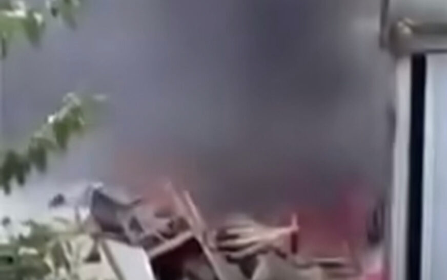 Shpërthim i dyshuar i bombolës së gazit pranë qendrës tregtare “Haliti S.M.
