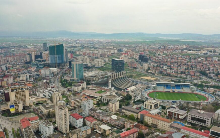 Prishtina tri herë më pak gjelbërim se standardi i OBSh-së