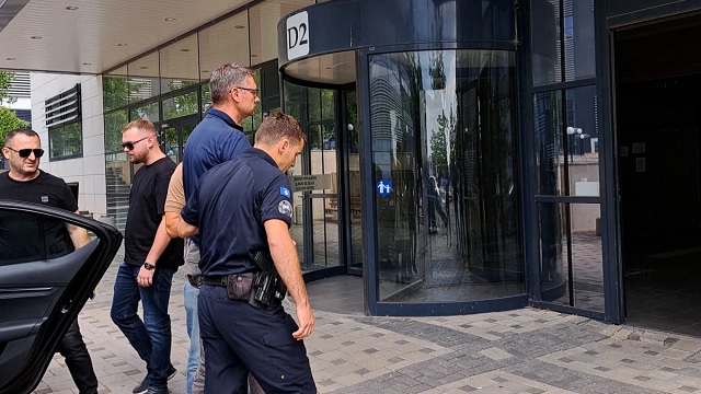 “UÇK-në organizatë terroriste” Popoviqi pranon fajësinë, ngrihet aktakuzë ndaj tij