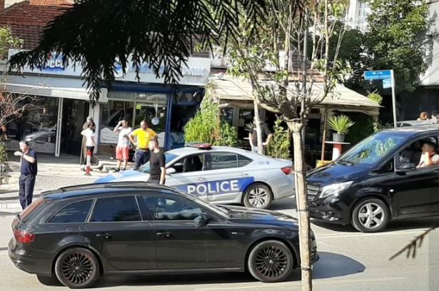 E rëndë: Vdes motoçiklisti pas aksidentit tek salla “1 Tetori” në Prishtinë