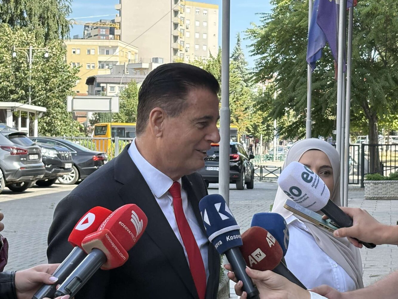 Bahtiri: Urime ura mbi Ibër, shumë shpejt edhe urimi për kryetar të Kuvendit