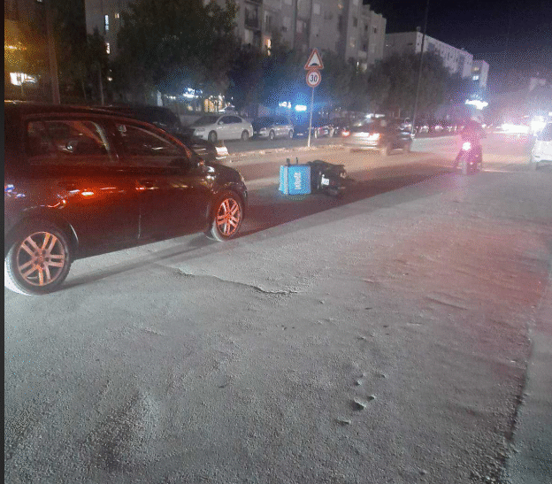 Aksident tjetër mes një veture dhe motoçiklete në Prishtinë, pamje nga vendngjarja