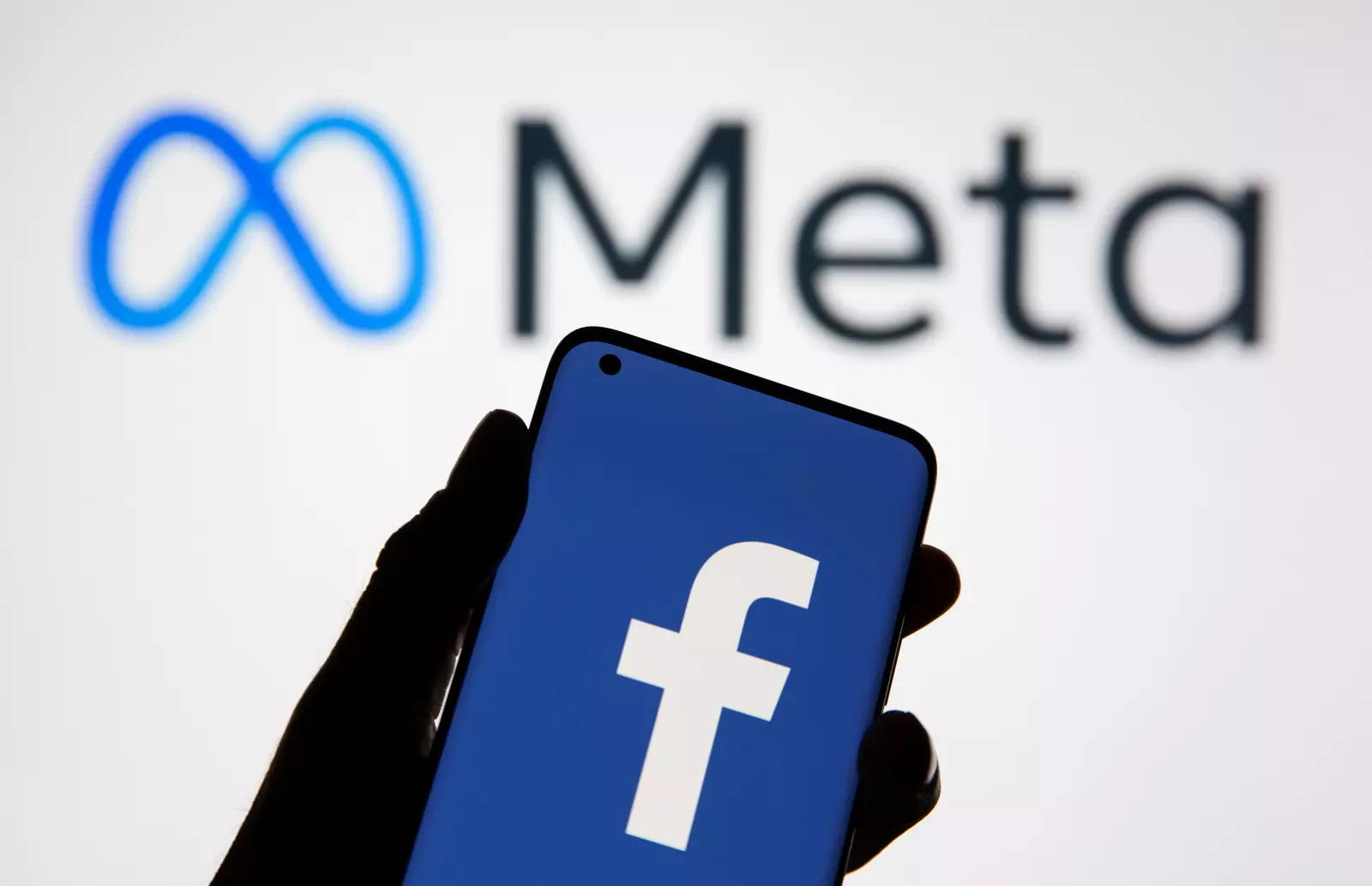 Mark Zuckerberg ngre padi ndaj Facebook