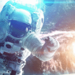 nje-80-vjecare-u-mashtrua-ne-internet-nga-nje-astronaut-i-rreme-qe-pretendonte-se-kishte-ngecur-ne-hapesire