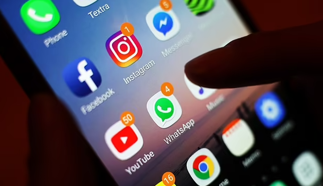 Nepali drejt bllokimit të Facebook, X, YouTube dhe platformave të tjera të mediave sociale